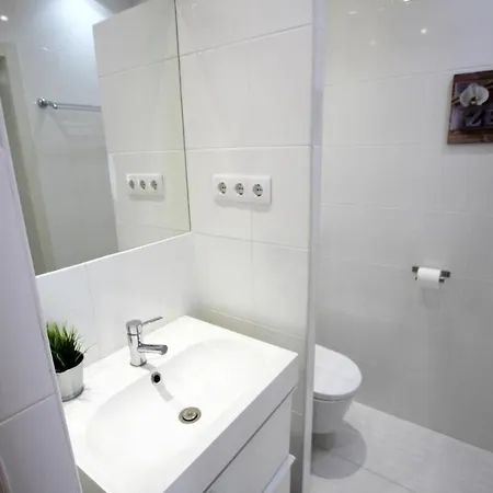 Behappy 2 Minutes From The Super Modern Apartment